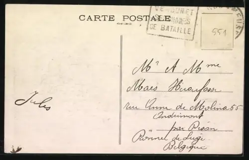 AK Verdun, Avenue de la Victoire avec scène urbaine et voitures anciennes