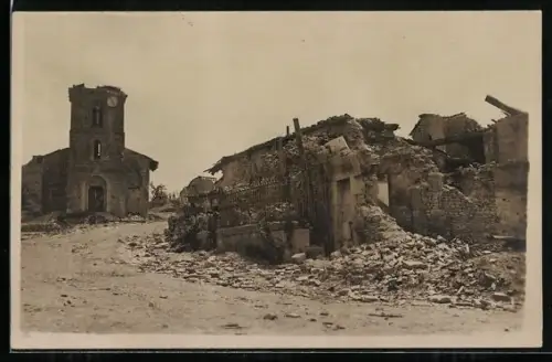 AK Beaumont, Village détruit pendant la guerre avec église en ruines, 1916