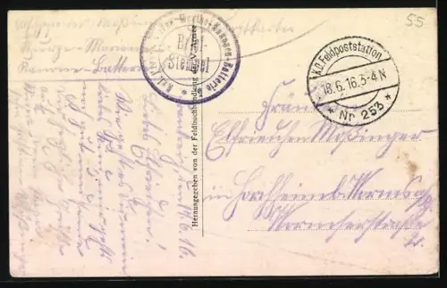 AK Stenay, Vue de la place centrale avec bâtiments et arbres