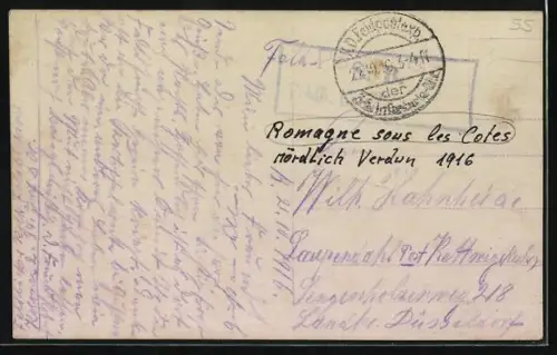 AK Romagne-sous-les-Côtes, Vue de la place du village avec l`église et les bâtiments environnants