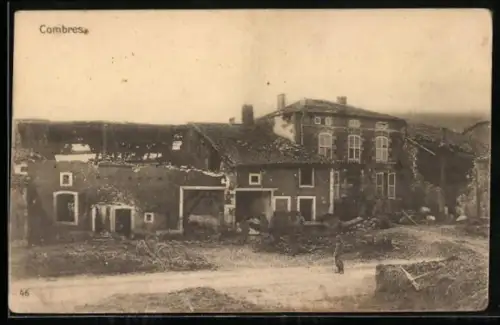 AK Combres, Bâtiments endommagés et scènes de rue après un conflit