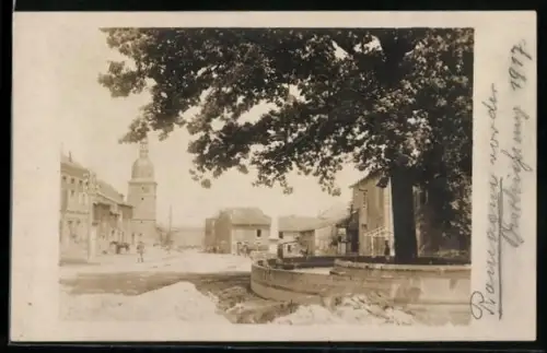 AK Romagne-sous-les-Côtes, Place centrale avec vue sur l`église et les bâtiments environnants, 1917