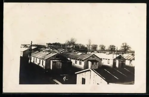 AK Vigneulles, Vue des baraquements alignés dans le camp