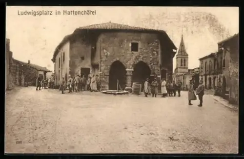 AK Hattonchâtel, Ludwigsplatz avec vue sur l`église et les habitants