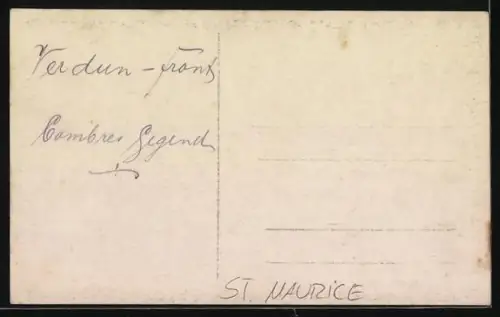 AK St. Maurice, Cimetière des héros avec monument et église en arrière-plan