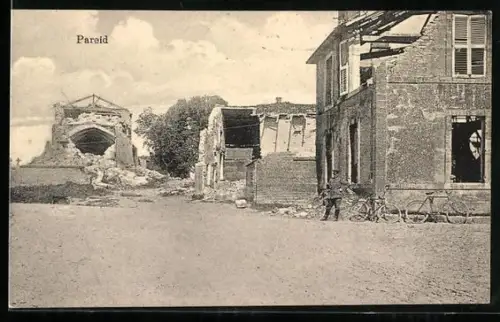 AK Pareid, Rue avec bâtiments en ruines après destruction