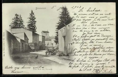 AK Domremy, Une rue du village