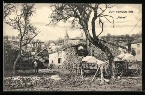 AK Flabas, Vue du village avec chariots et arbres en 1916