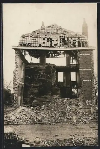 Foto-AK Bois-Bernard, Maison en ruines après un bombardement