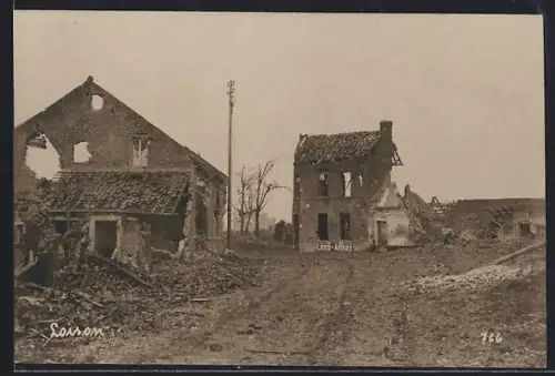 Foto-AK Loison, Vue des ruines du village détruit en 1917