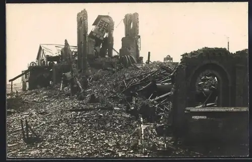 Foto-AK Lens, Installation minière détruite après l`offensive anglaise de 1917