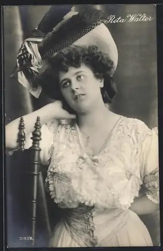 AK Opernsängerin Reta Walter mit extravagantem Hut