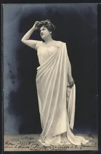 AK Opernsängerin Beaux im wallenden Gewand