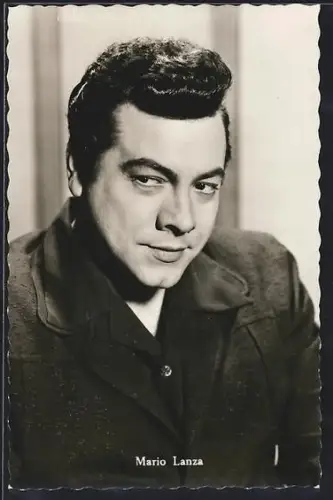 AK Schauspieler Mario Lanza zur Seite blickend