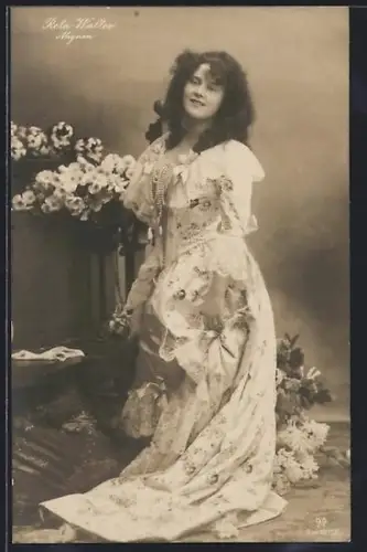 Foto-AK GG Co.: Opernsängerin Reta Walter im Kostüm als Mignon