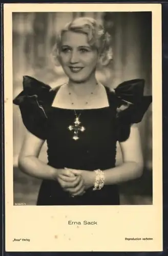 AK Erna Sack lächelt mit Flügelärmeln