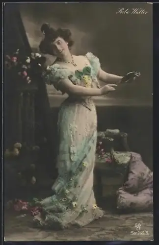 AK Reta Walter, Portrait mit Handspiegel