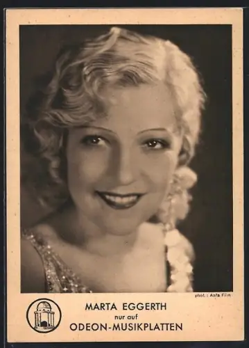 AK Schauspielerin Marta Eggerth mit lächelndem Gesicht