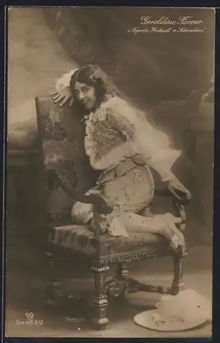 AK Opernsängerin Geraldine Farrar in Figaros Hochzeit als Cherubino