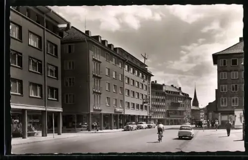 AK Giessen /Lahn, Kirchplatz, Strassenszene, Geschäftshäuser