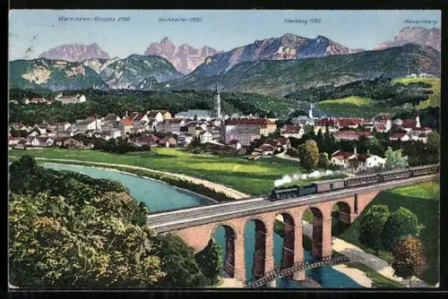 AK Traunstein, Eisenbahnviadukt, Stadtansicht, Berge