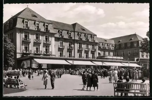 AK Bad Pyrmont, Kurhaus mit Menschenmenge