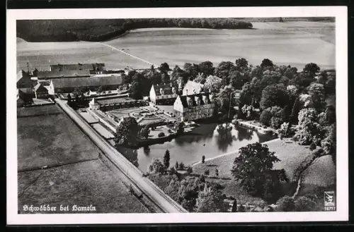 AK Schwöbber bei Hameln, Fliegeraufnahme des Schlosses mit Umgebung