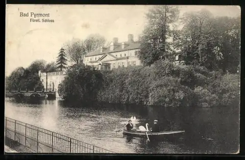 AK Bad Pyrmont, Fürstliches Schloss mit Wasserpartie und Ruderern