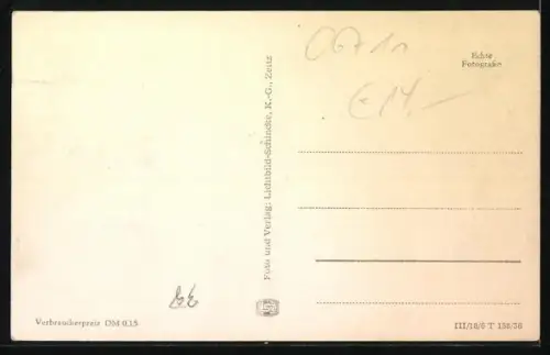 AK Sautzschen /Zeitz, Ortsansicht mit Wohnhäusern und bewaldetem Hang