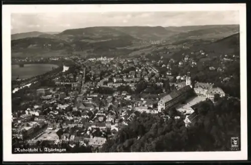 AK Rudolstadt i. Thüringen, Gesamtansicht der Stadt mit Schloss Heidecksburg
