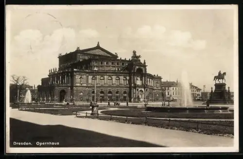 AK Dresden, Opernhaus, Brunnen, Reiterstandbild