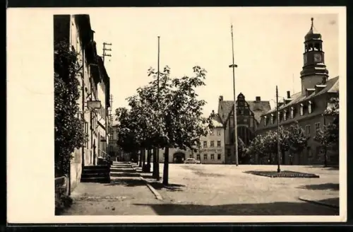AK Auma in Thüringen, Markt mit Rathaus und Turm