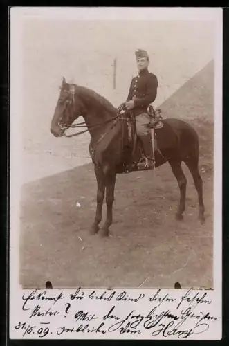 Foto-AK Soldat zu Pferde