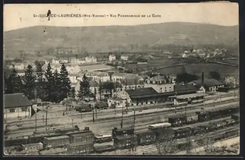 AK St-Sulpice-Laurières, Vue panoramique de la Gare, Bahnhof
