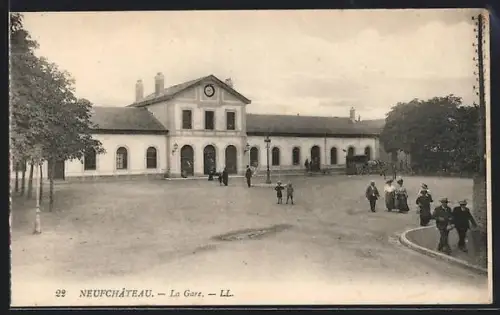 AK Neufchâteau, La Gare, Bahnhof
