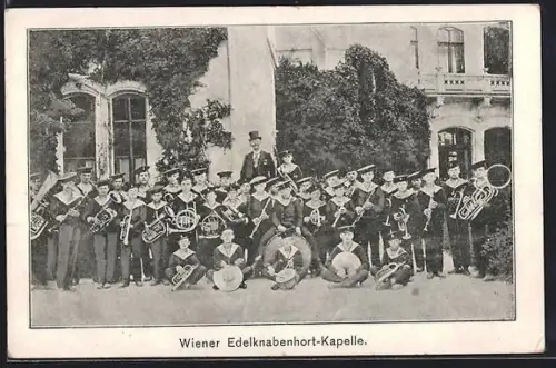 AK Wien, Edelknabenhort-Kapelle, Gruppenbild mit Instrumenten