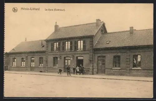 AK Hénin-Liétard, La Gare, extérieur, Bahnhof