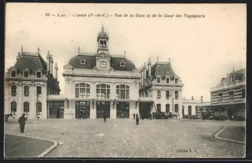 AK Saint-Omer /P.-de-C., Vue de la Gare et de la Cour des Voyageurs, Bahnhof