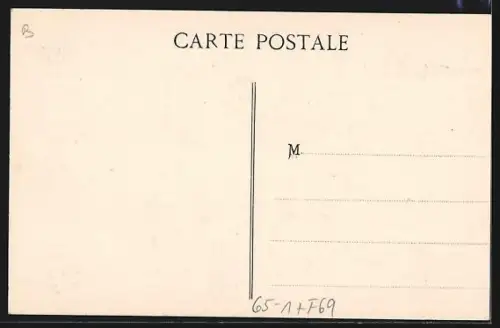 AK Lyon, Gare de Perrache et les Voutes, Passanten am Bahnhof