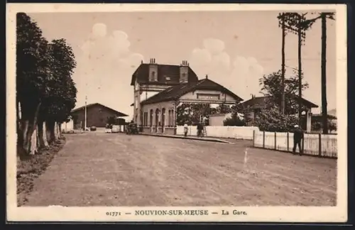 AK Nouvion-sur-Meuse, La Gare