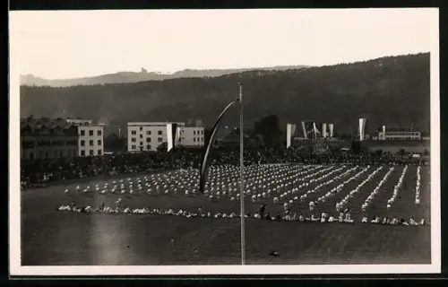 Foto-AK Trier, Turnfest 1932, Turner auf der Wiese