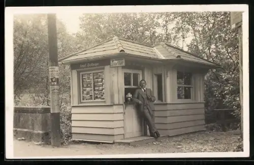 AK Bad Hall, Tabak-Trafik Kiosk von Josef Zeiflinger, Verkauf von Ansichtskarten, Ansichtskartengeschichte