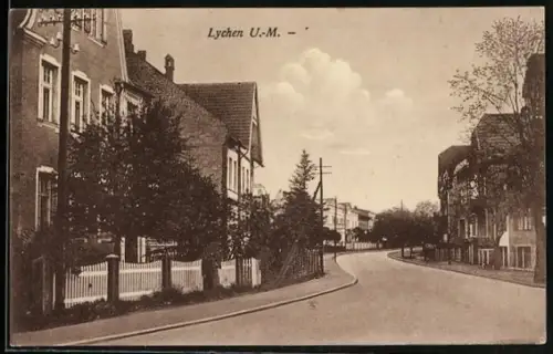 AK Lychen /U.-M., Strassenpartie im Ort