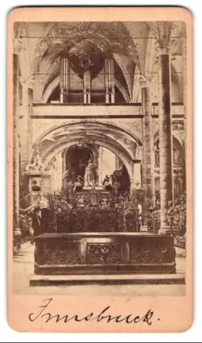 Fotografie Johann Gross, Innsbruck, Ansicht Innsbruck, Innenansicht der Hofkirche mit dem Grabmal Kaiser Maximilian I.