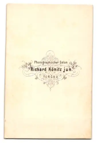 Fotografie Richard Könitz jun., Torgau, Würdevoller Herr im Anzug