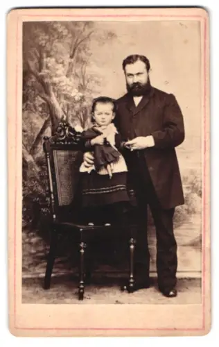Fotografie A. Bünschhoff, Ort unbekannt, St. Alb. 2, Vater mit seiner niedlichen Tochter