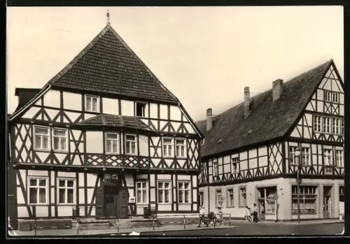 AK Gardelegen, HOG-Hotel Deutsches Haus mit Strassenpartie