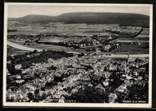 AK Rinteln /Weser, Ortsansicht mit Landstrasse und Fernblick aus der Vogelschau