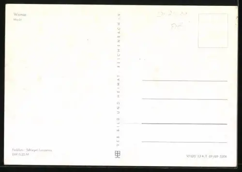 AK Wismar, Markt mit Geschäften und Parkplatz