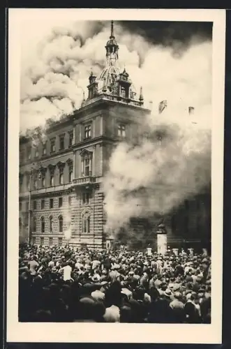 AK Wien, Brand des Justizpalastes am 15. Juli 1927 während der Julirevolte